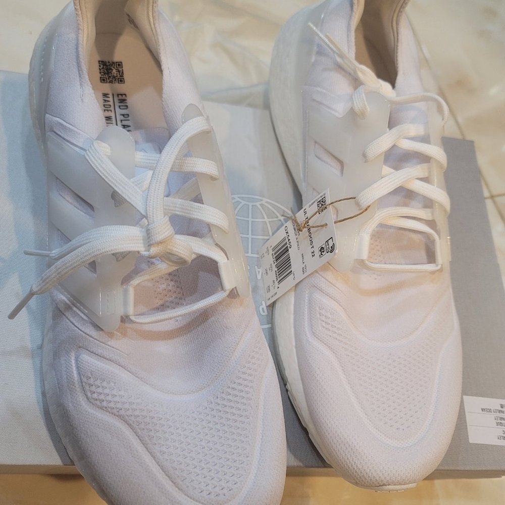 Adidas ultraboost 22 men white size 11